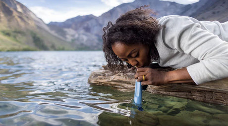 Lifestraw Go vandslaske i hånden