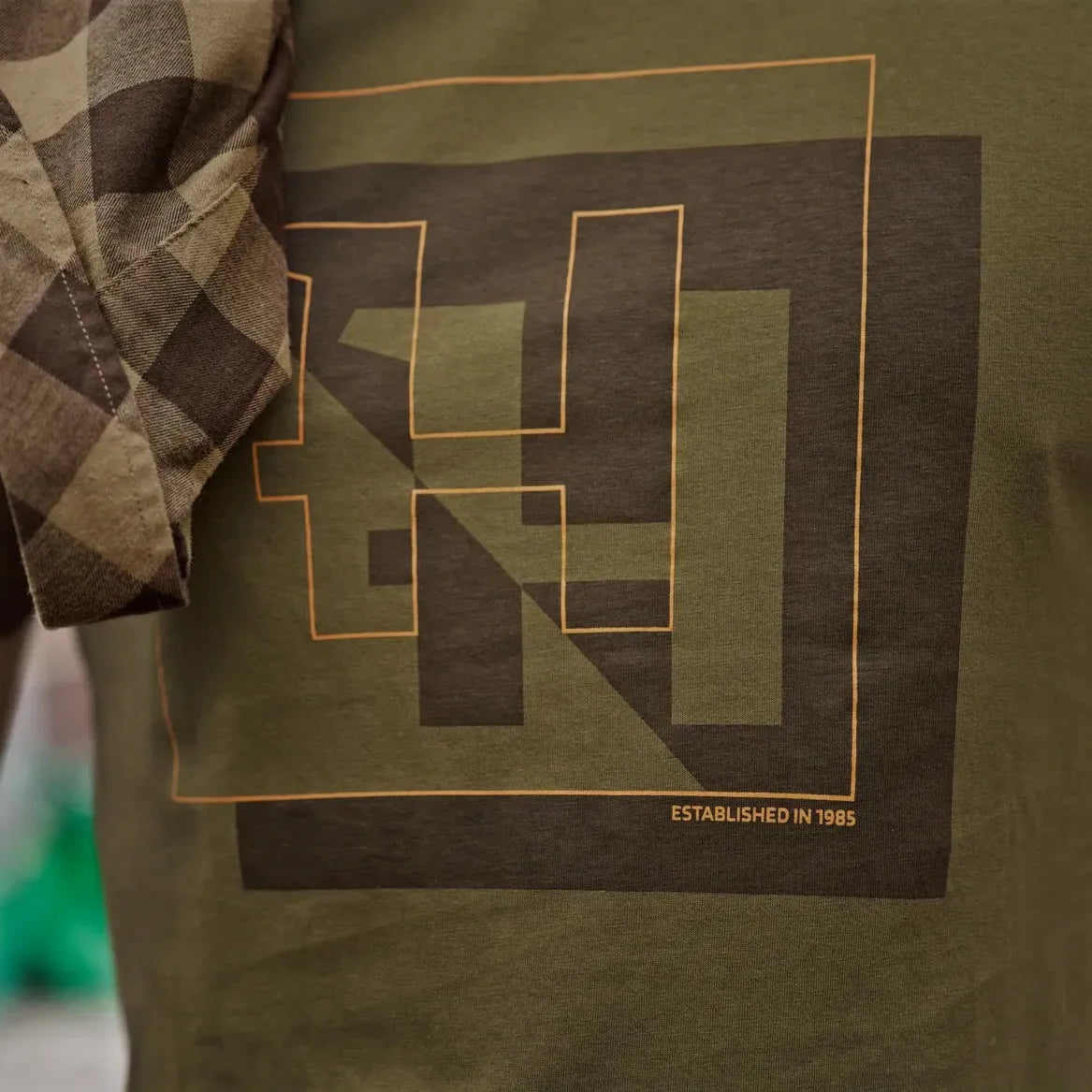 Härkila - H-logo S/S T-shirt // Dark olive fra Härkila - billede nr. 4 hos GrejFreak.dk