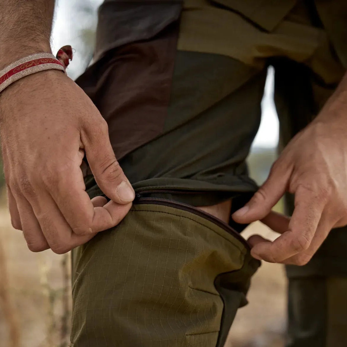 Härkila - Logmar Lightweight Zip-off Bukser // Dark Olive/Willow Green fra Härkila - billede nr. 2 hos GrejFreak.dk