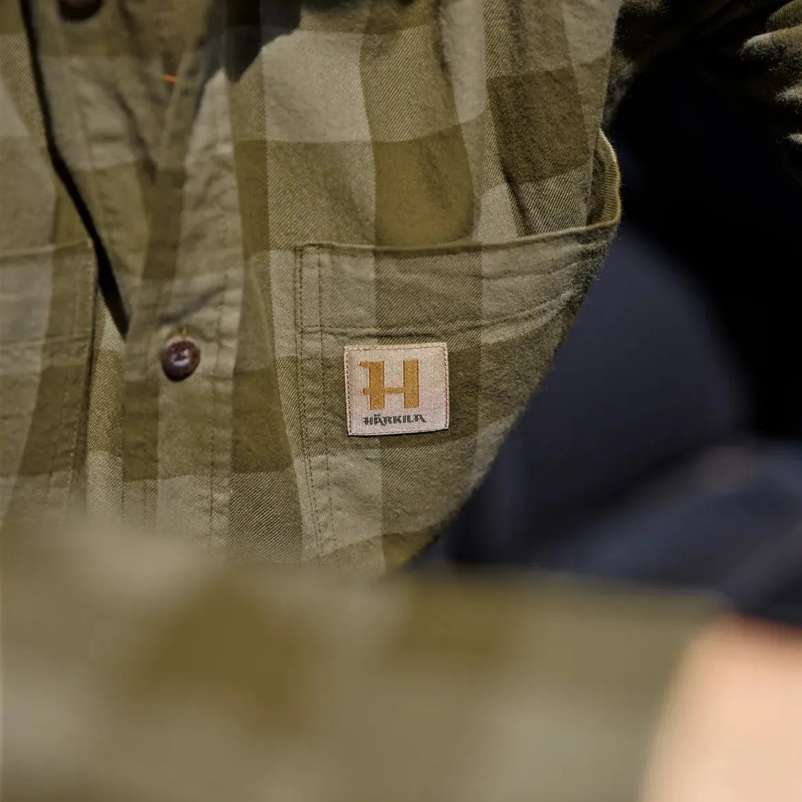 Härkila - Skandinavisk L/S-Skjorte // Dark Olive Check fra Härkila - billede nr. 5 hos GrejFreak.dk