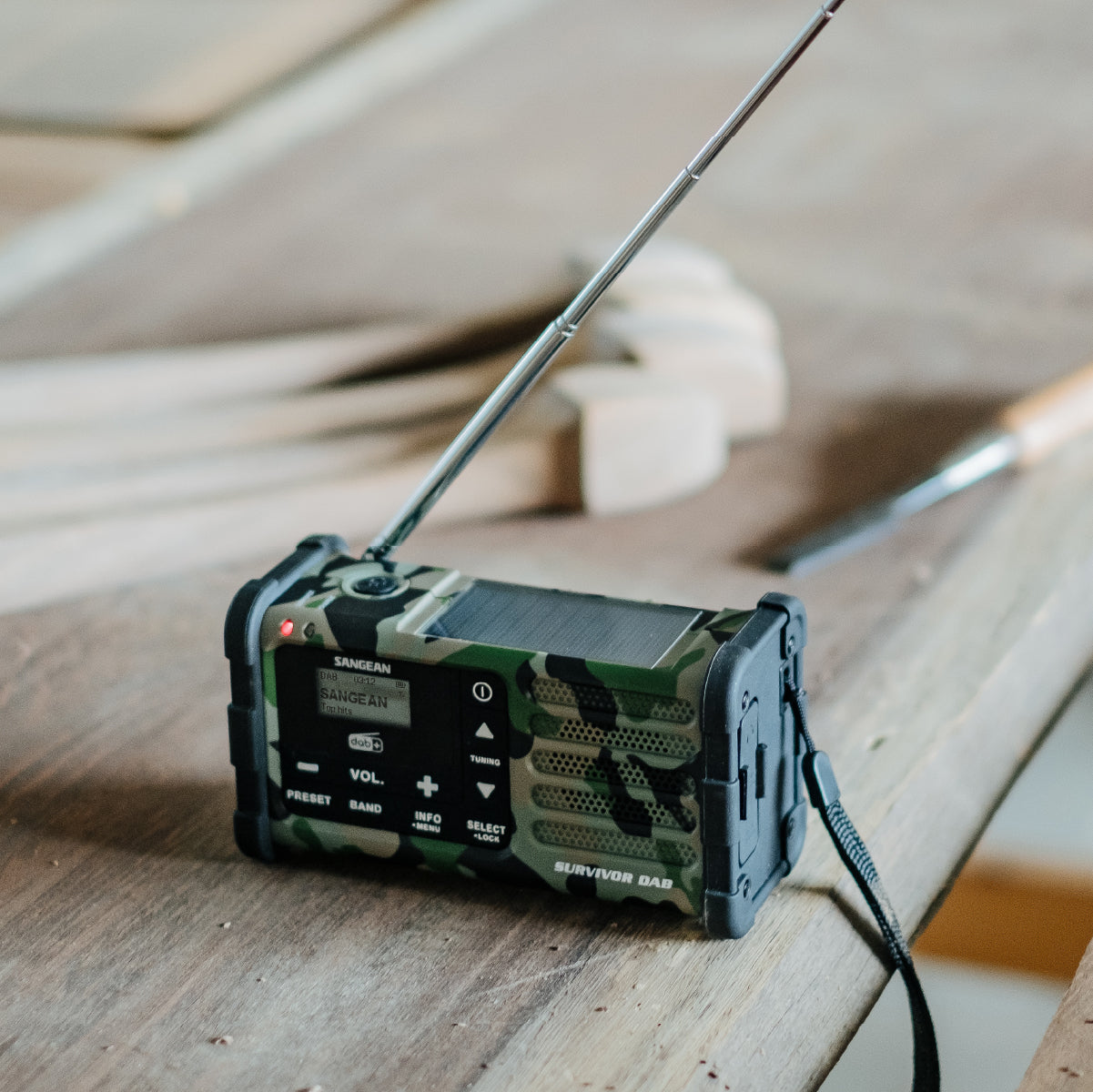 Sangean - MMR-88 DAB+/FM-RDS Multi-Powered Nødradio // Woodland Camo fra Sangean - billede nr. 6 hos GrejFreak.dk