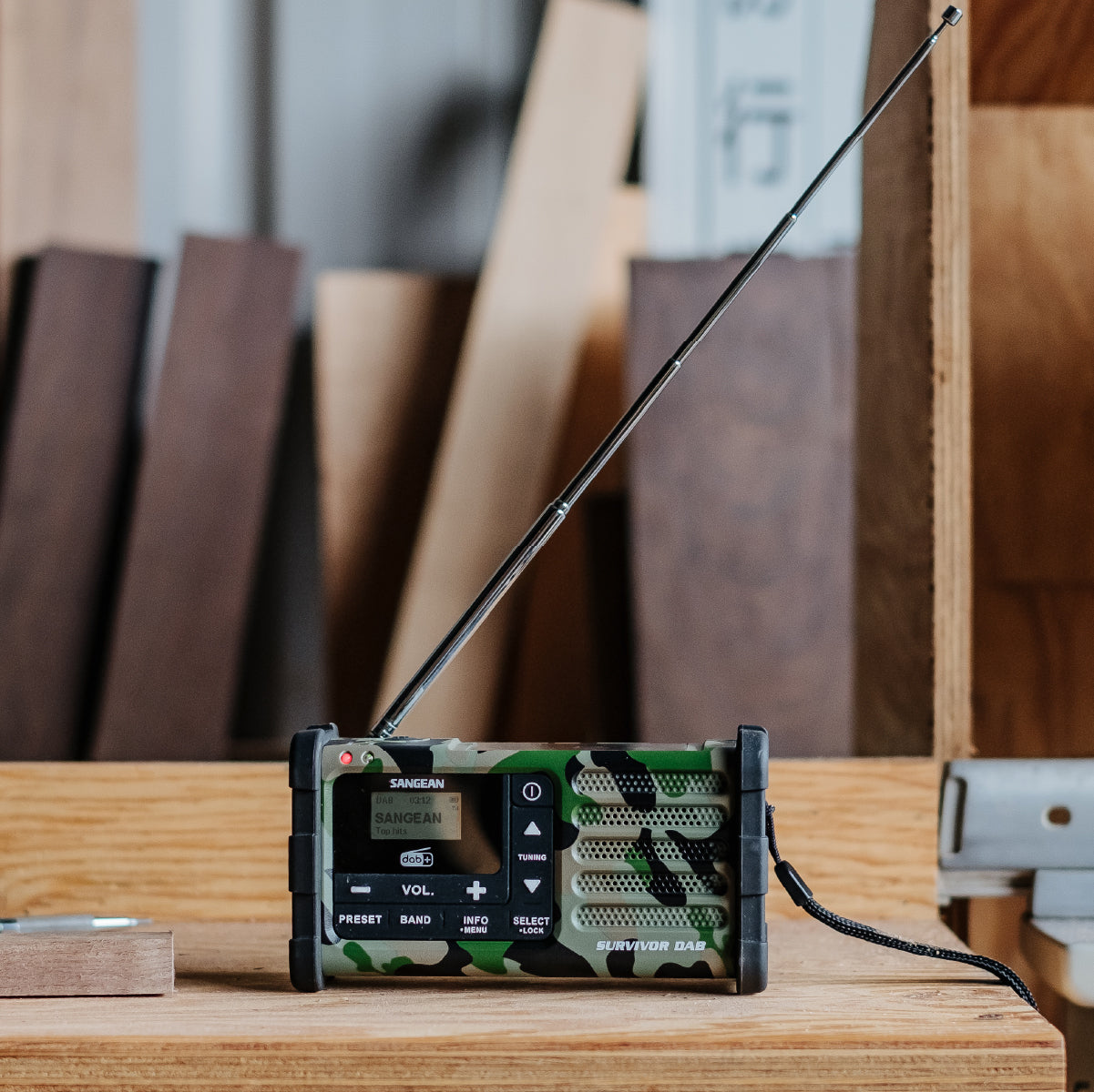 Sangean - MMR-88 DAB+/FM-RDS Multi-Powered Nødradio // Woodland Camo fra Sangean - billede nr. 7 hos GrejFreak.dk