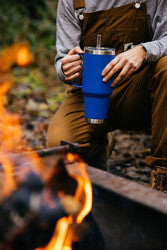 YETI - Rambler Straw Mug 739 ml // Ultra Marine Violet fra YETI - billede nr. 5 hos GrejFreak.dk