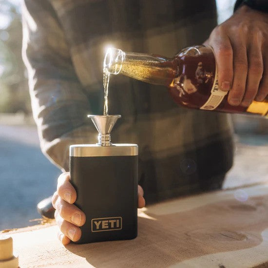 YETI - Rambler Flask Lommelærke // Black Forest Green fra YETI - billede nr. 8 hos GrejFreak.dk