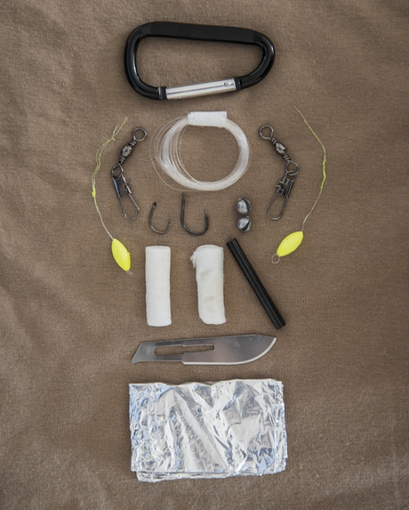 Mil-Tec - Paracord Survival Kit Small // Sort fra Mil-Tec - billede nr. 2 hos GrejFreak.dk