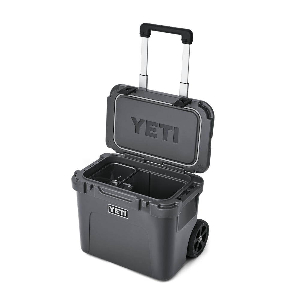 YETI - Roadie 32 Køleboks med hjul // Grå fra YETI - billede nr. 2 hos GrejFreak.dk