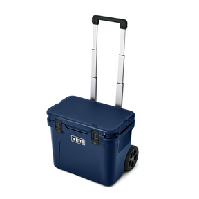 YETI - Roadie 32 Køleboks med hjul // Navy fra YETI - billede nr. 1 hos GrejFreak.dk