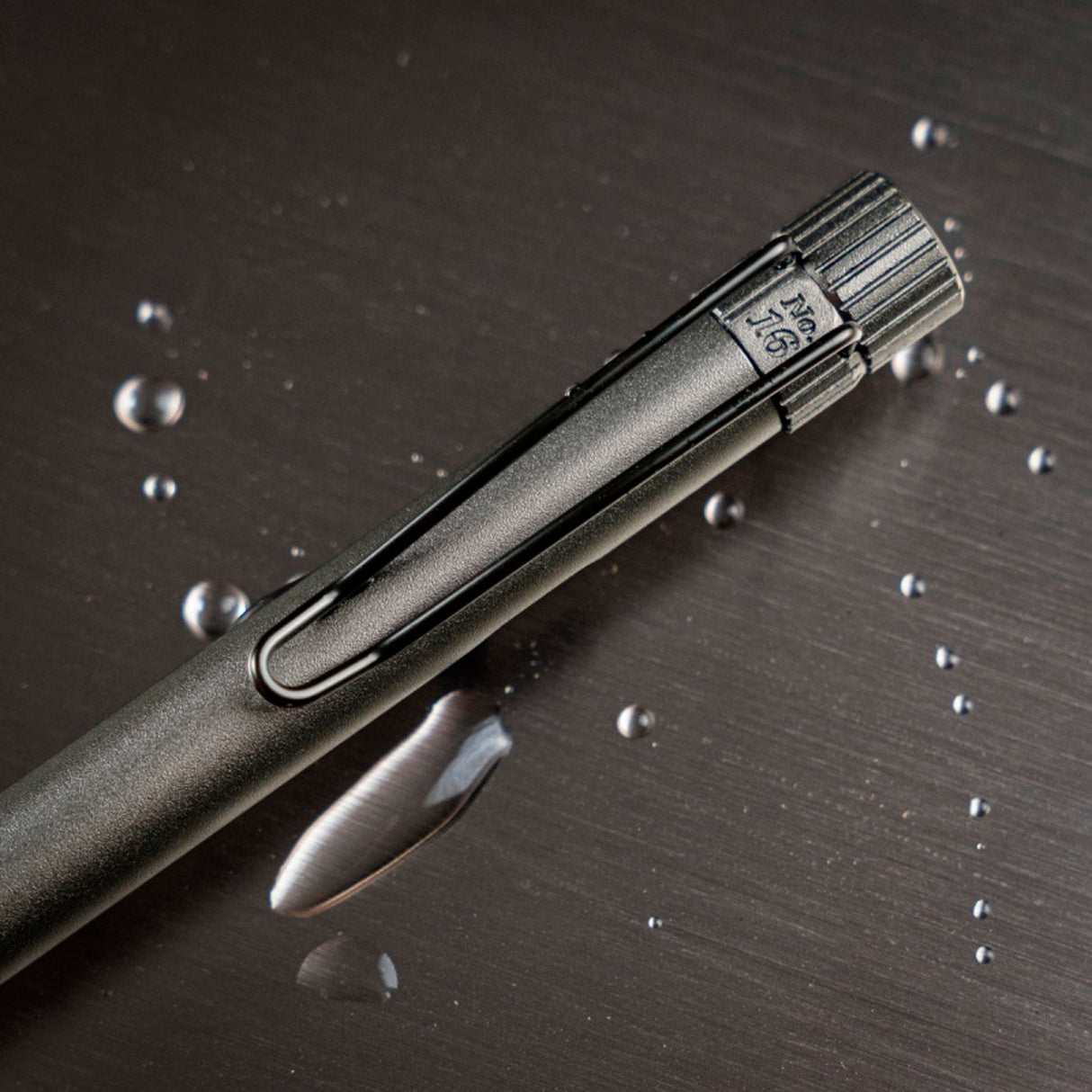 Rite In The Rain - Gunmetal Botl-Action Pen // Gunmetal fra Rite in the Rain - billede nr. 2 hos GrejFreak.dk