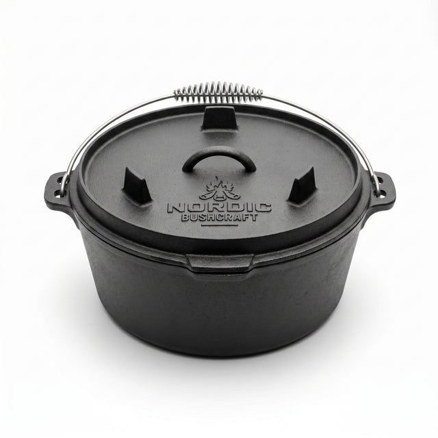 Nordic Bushcraft - 6L Dutch Oven Støbejernsgryde fra Nordic Bushcraft - billede nr. 1 hos GrejFreak.dk