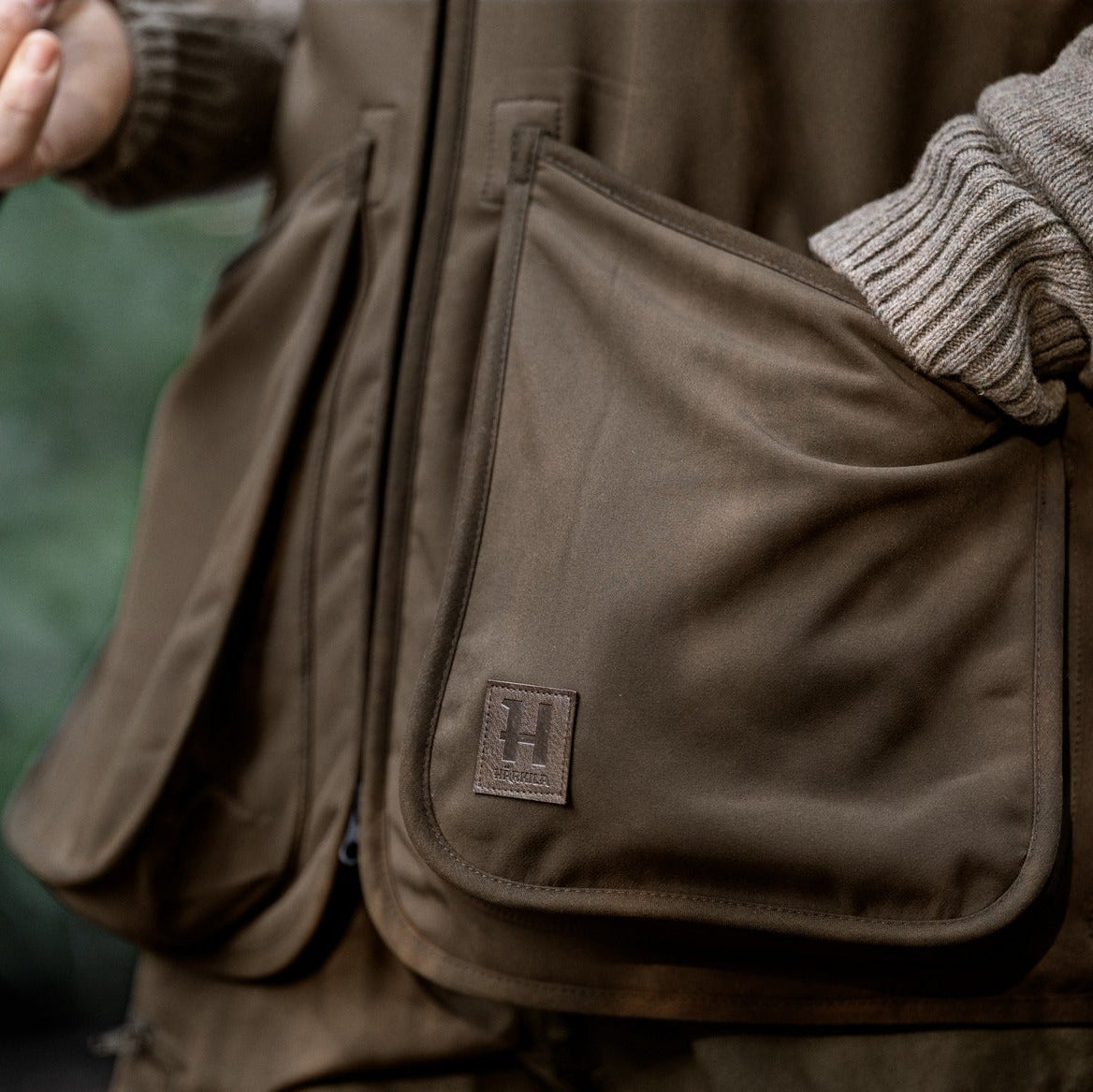 Härkila - Skye Skydevest // Willow green / Shadow brown fra Härkila - billede nr. 6 hos GrejFreak.dk