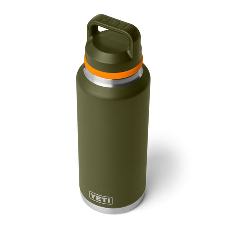 YETI - Rambler Chug Termoflaske 1360 ml // Olivengrøn / King Crab Orange fra YETI - billede nr. 3 hos GrejFreak.dk